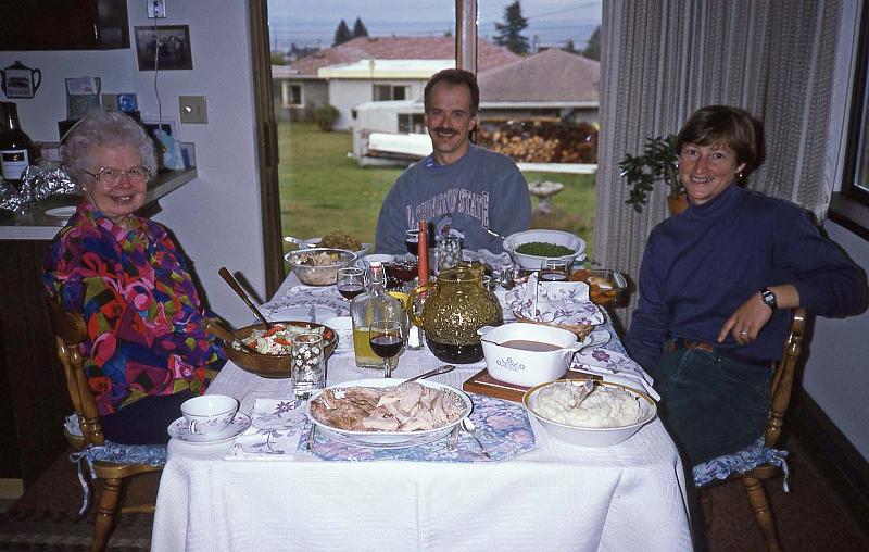1994-11 Thanksgiving Steves Moms House 02.jpg